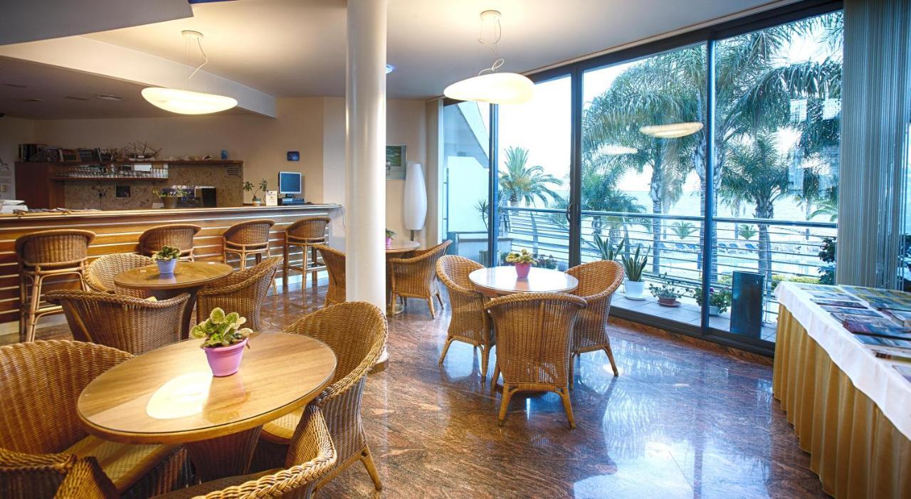 Hotel Miami Mar Sant Carlos de la Ràpita المظهر الخارجي الصورة
